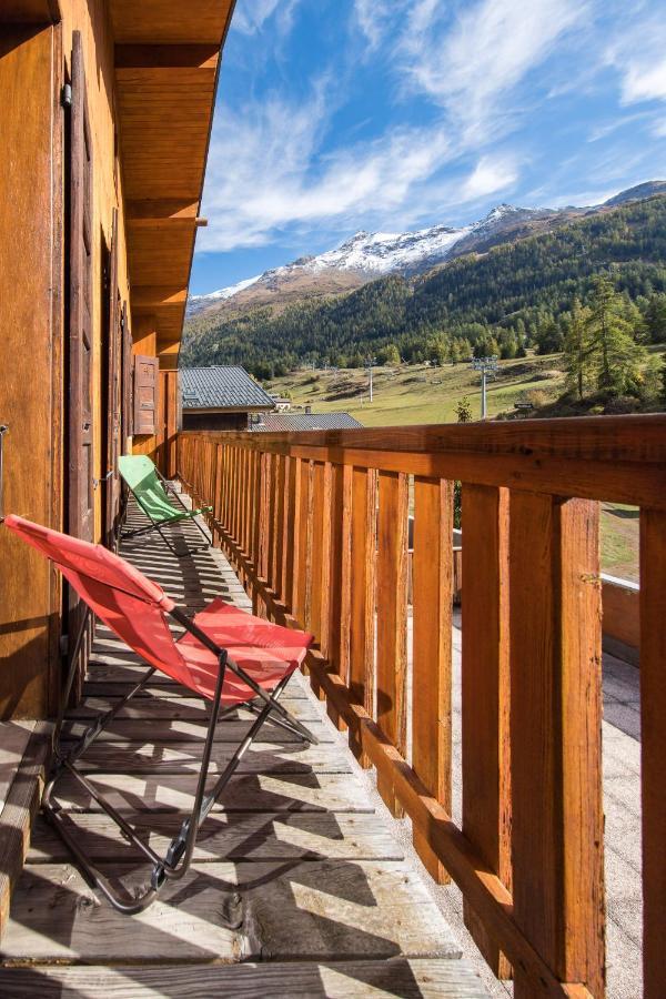 Fleurs Et Neige Appartement Lanslevillard Buitenkant foto