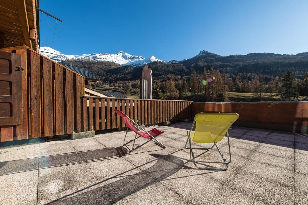 Fleurs Et Neige Appartement Lanslevillard Buitenkant foto